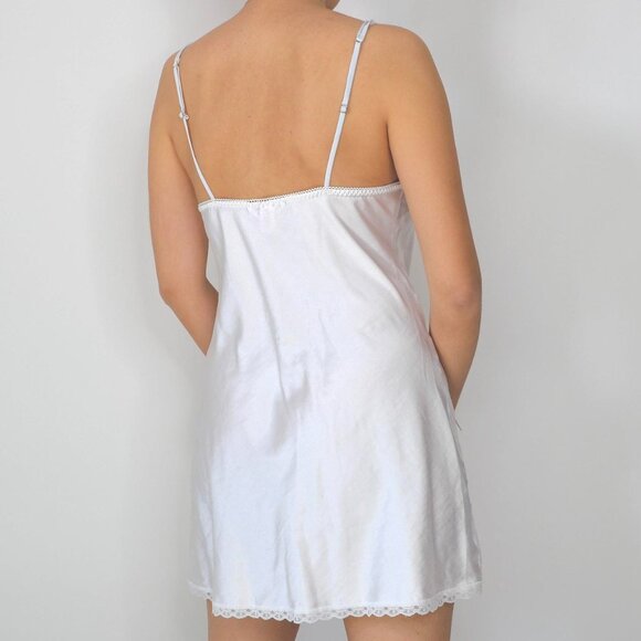 VICTORIA'S SECRET WHITE LINGERIE NIGHTGOWN W/ LACE - Picture 5 of 5